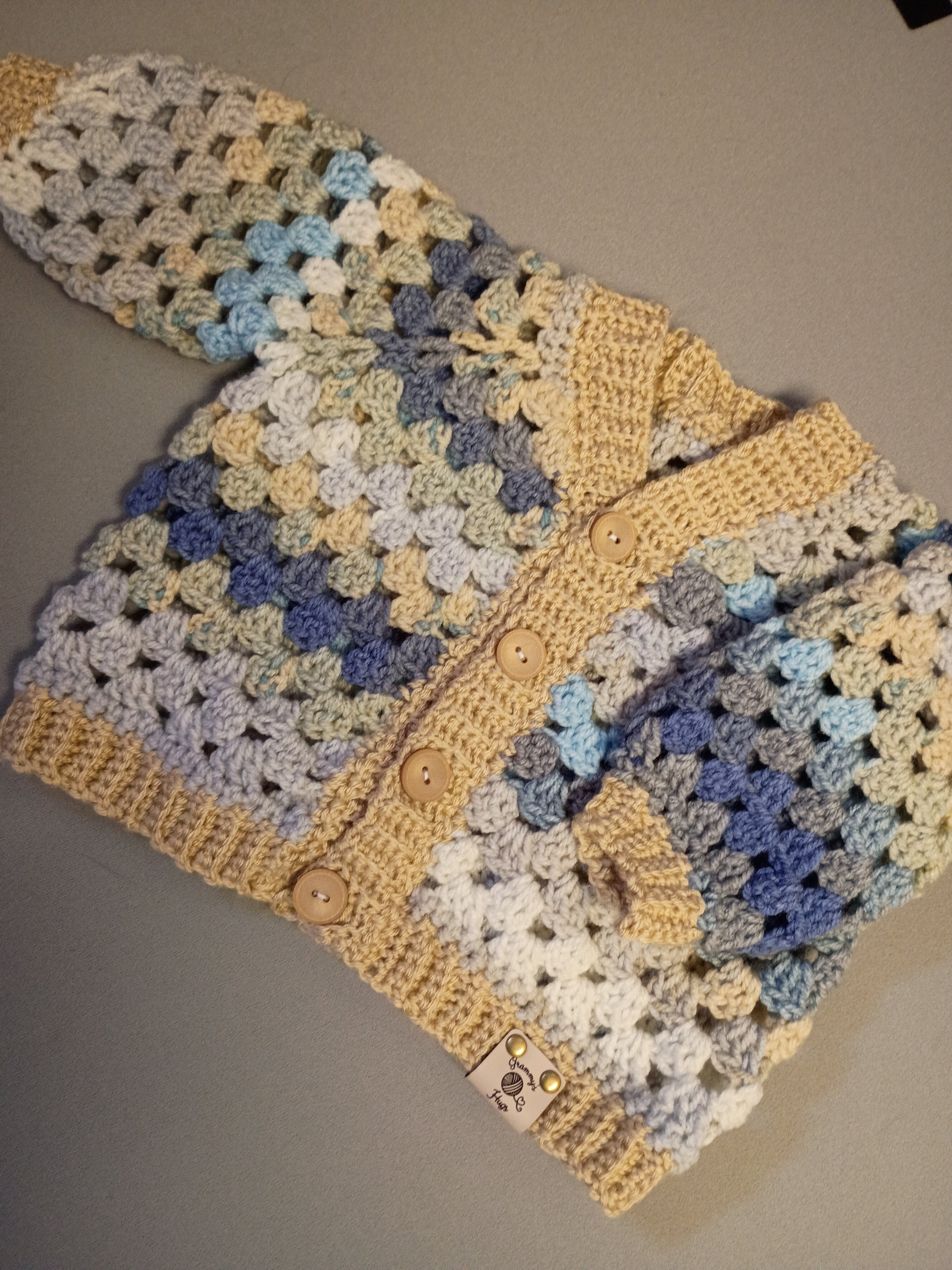 Baby cardigan 6-9mths