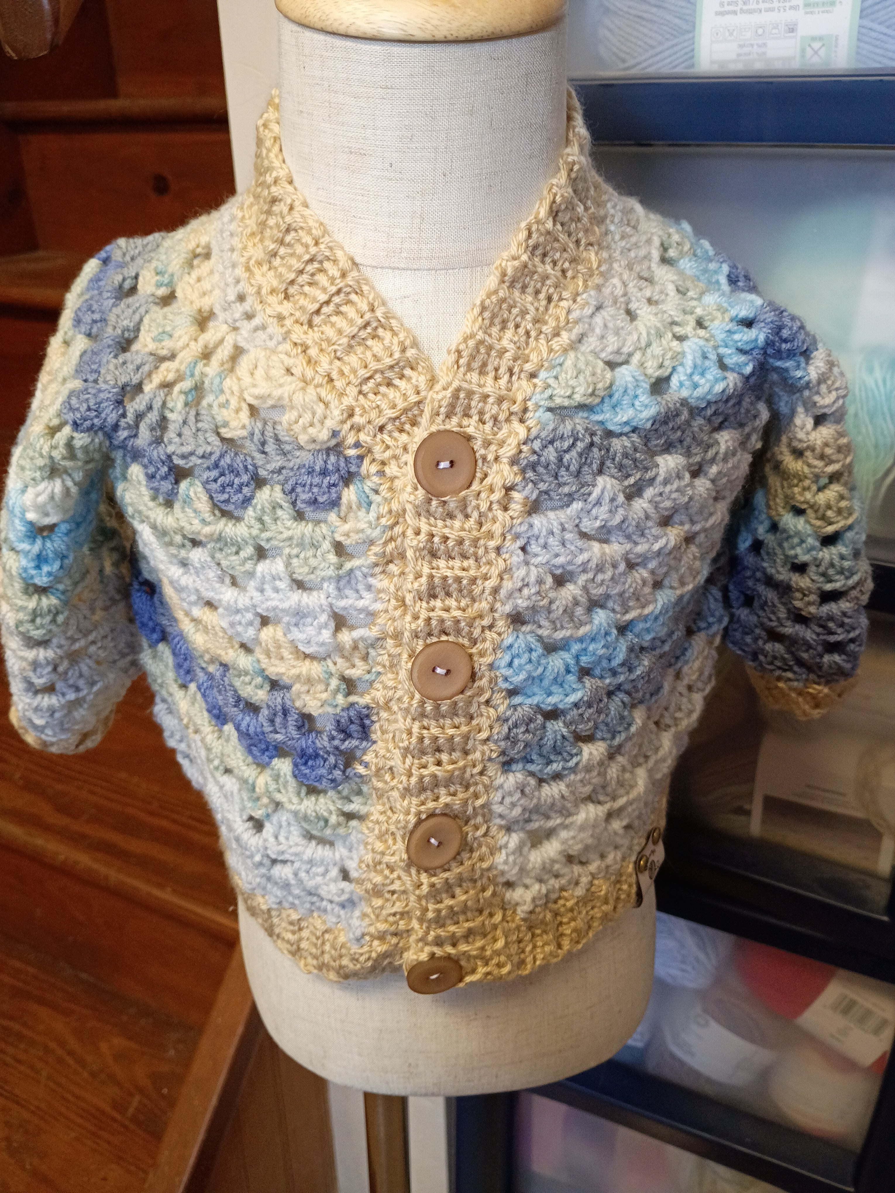 Baby cardigan 6-9mths
